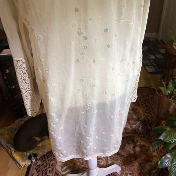 Johnny Was Cream Embroidered Tunic SZ XL - Picture 7 of 7